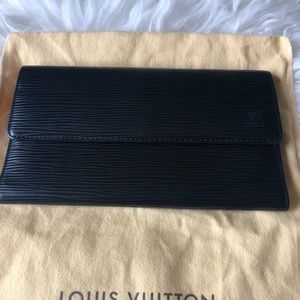 Louis Vuitton Epi leather wallet